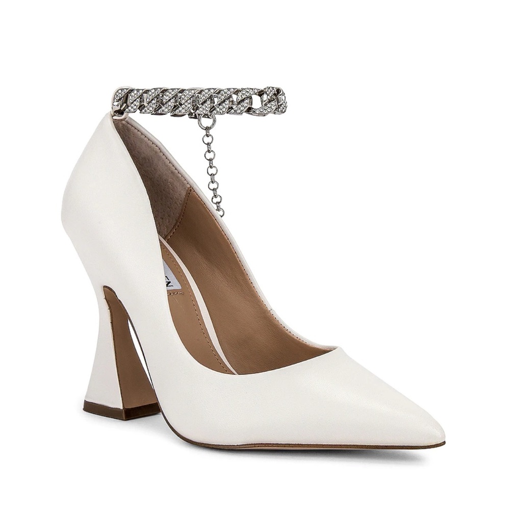 Zippy pump by Steve Madden